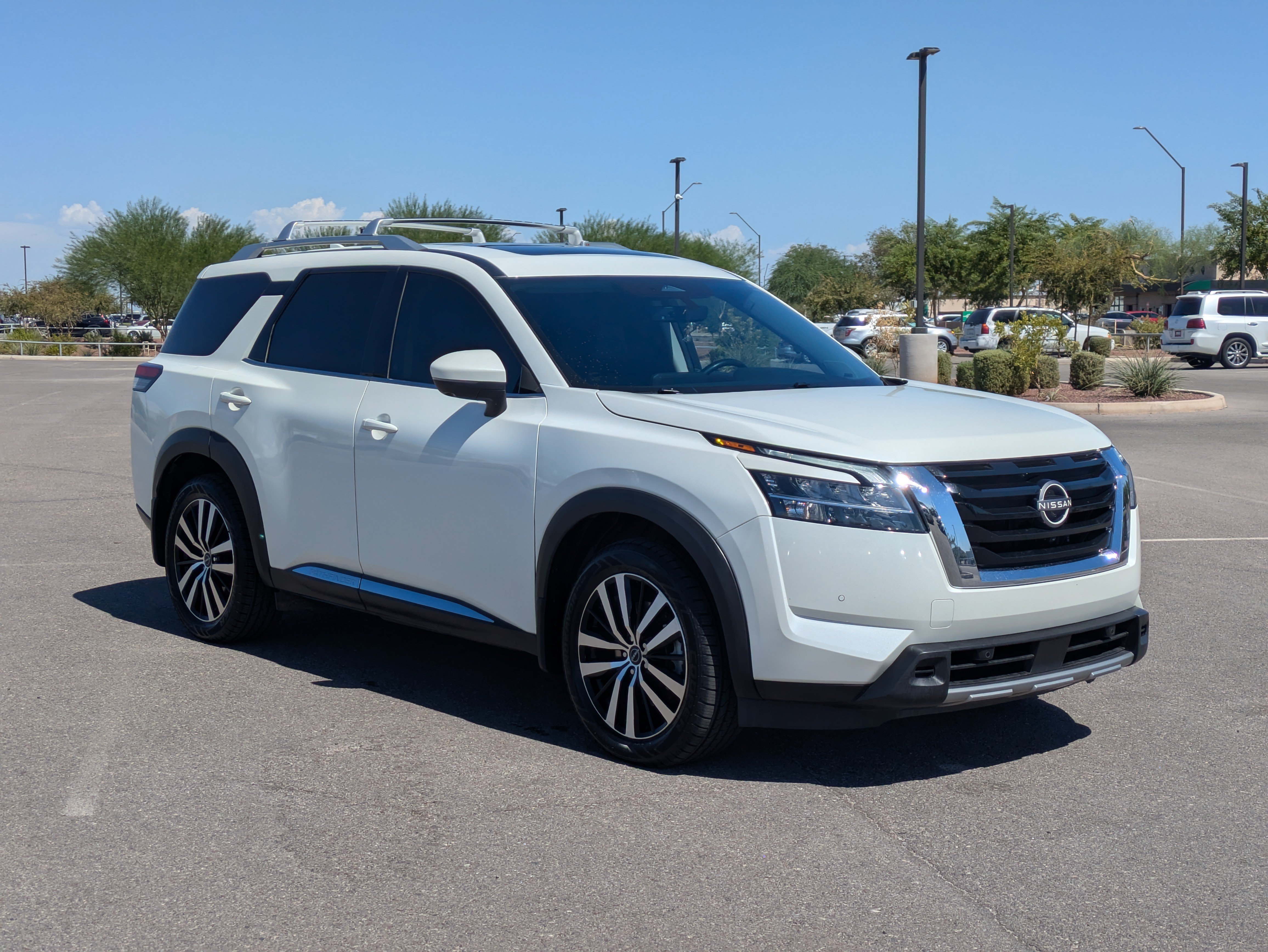Used 2023 Nissan Pathfinder Platinum w/ Cargo Package FWD image 7