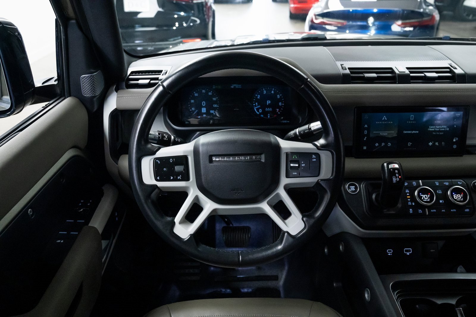 Used 2021 Land Rover Defender 110 SE image 12