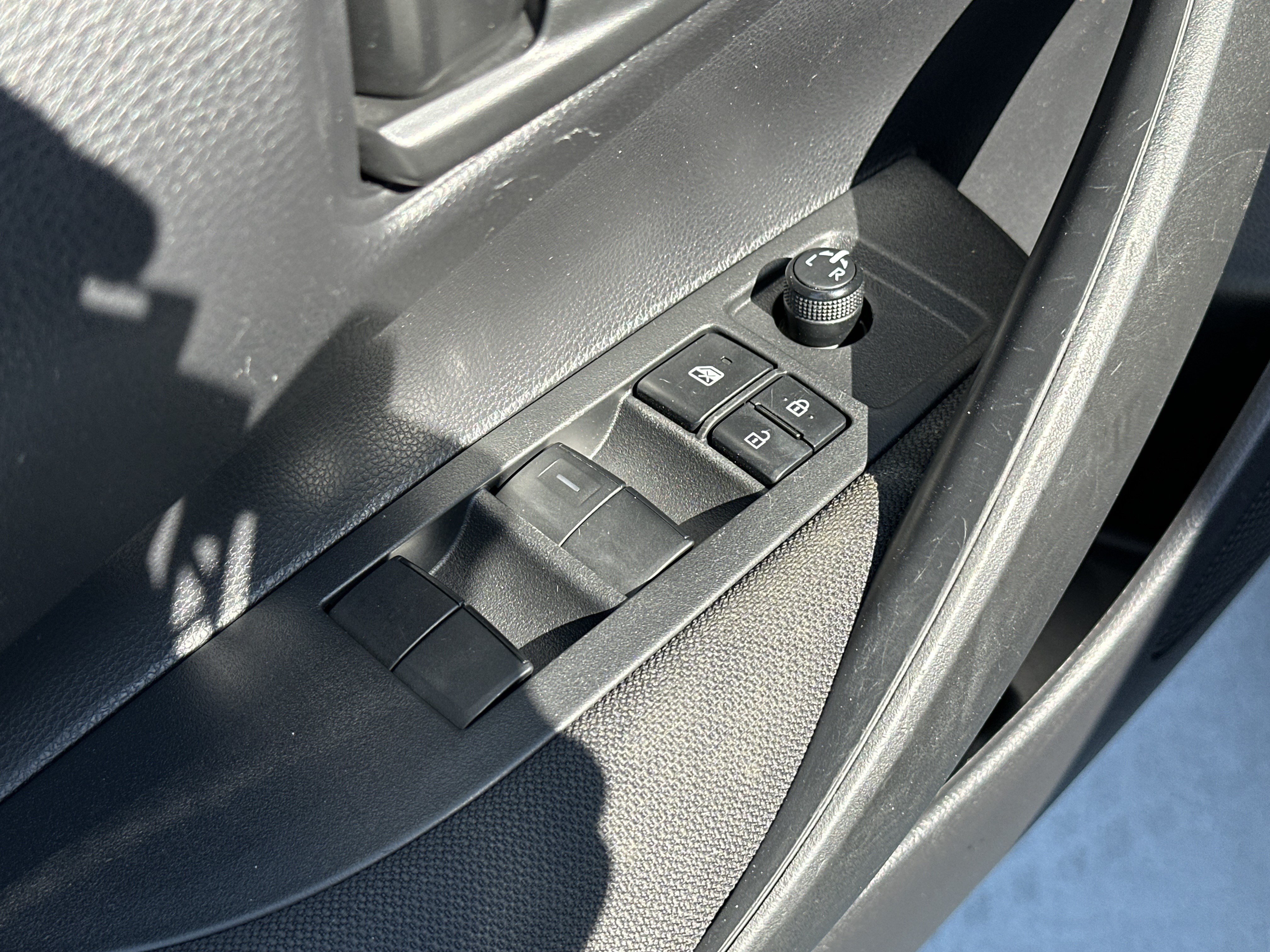 Certified 2022 Toyota Corolla LE FWD image 15