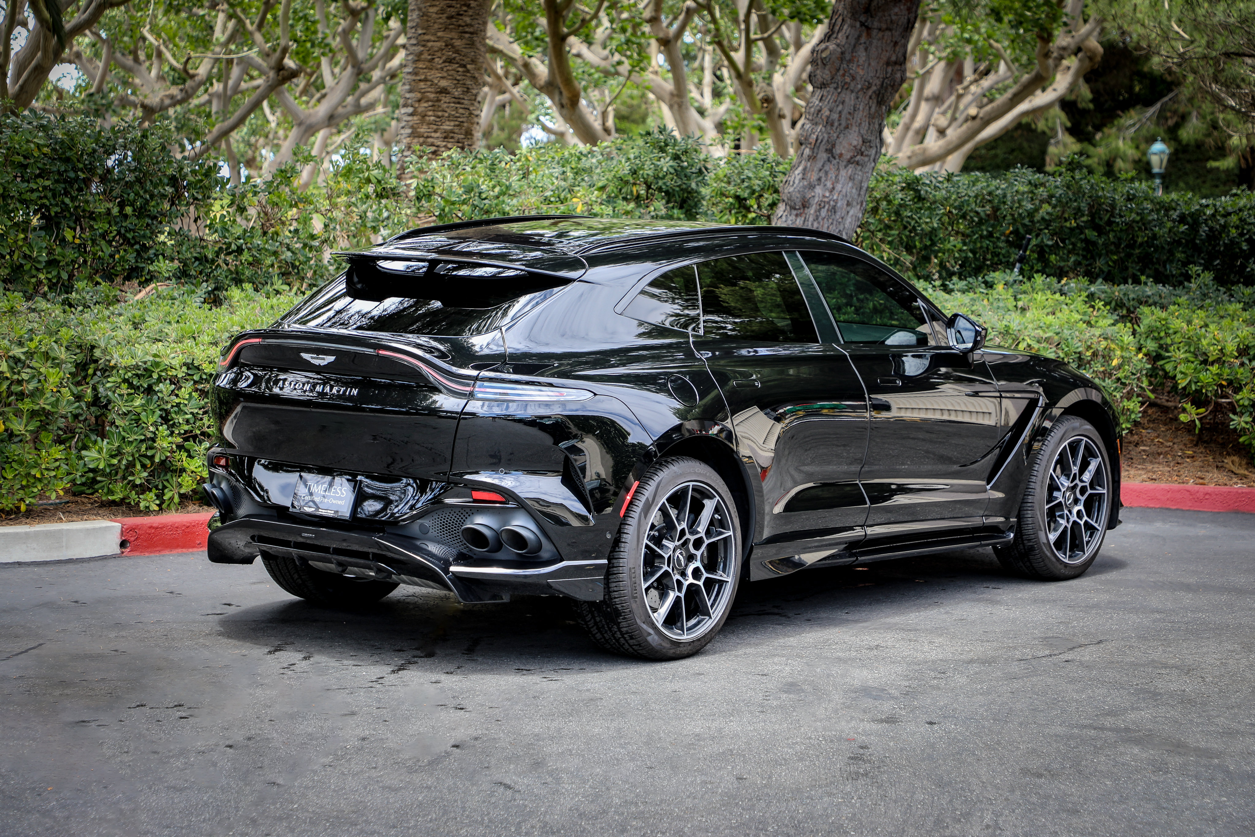 Used 2023 Aston Martin DBX 707 AWD/4WD image 3