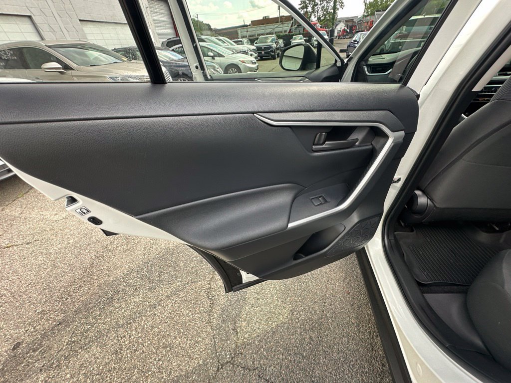 Used 2019 Toyota RAV4 LE w/ All Weather Liner Package AWD/4WD image 23