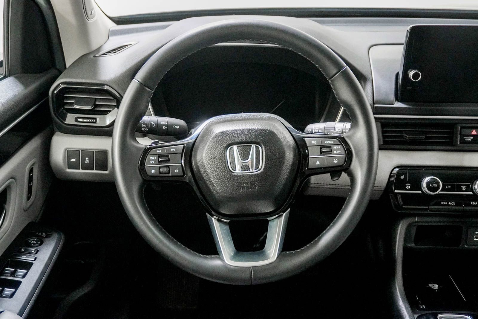 Certified 2025 Honda Pilot Touring image 22