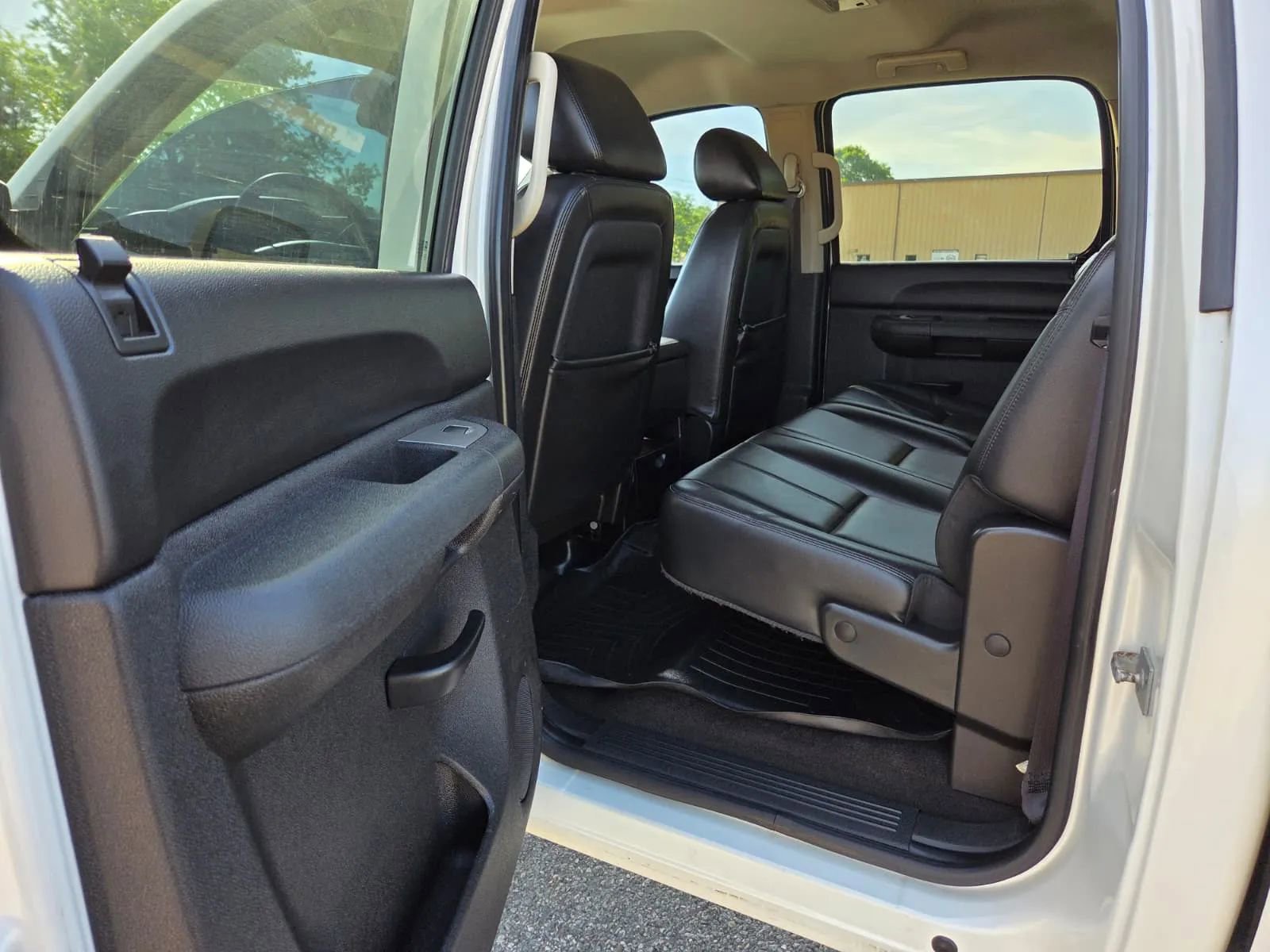 Used 2011 Chevrolet Silverado 1500 LT w/ All-Star Edition AWD/4WD image 11