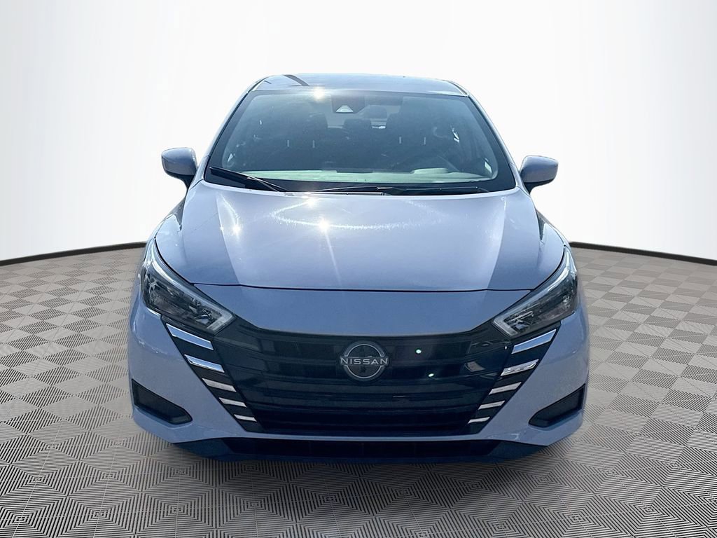 Used 2025 Nissan Versa SV image 2