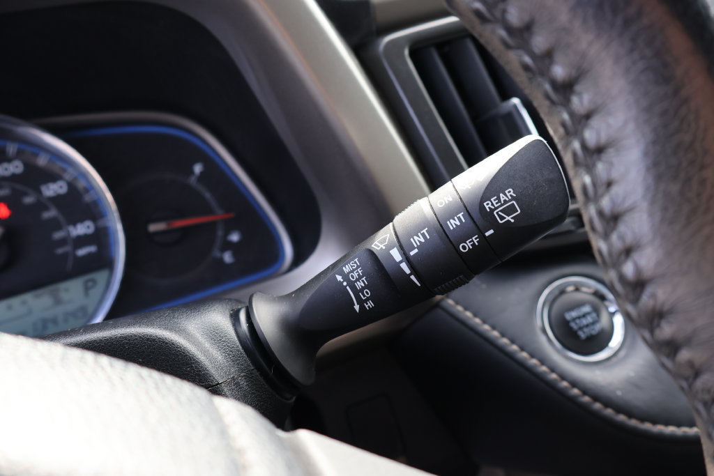 Used 2013 Toyota RAV4 Limited AWD/4WD image 41
