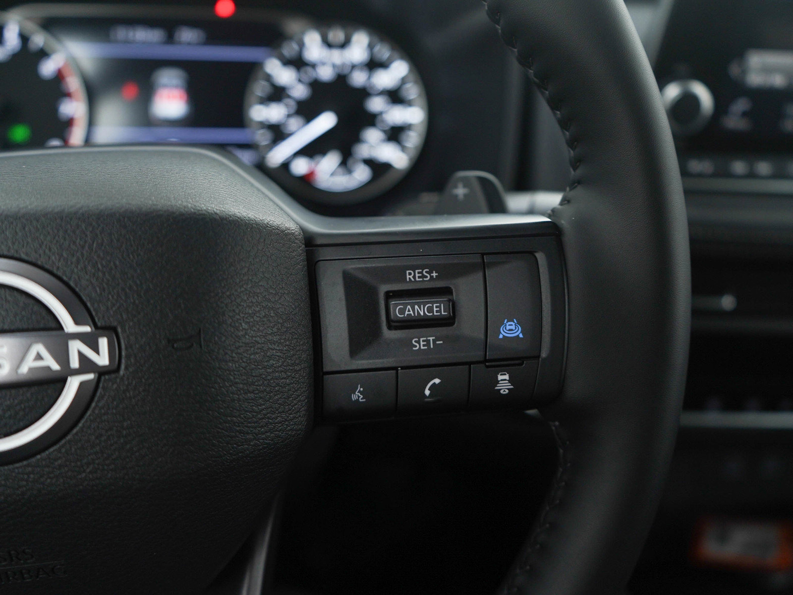 Used 2025 Nissan Rogue SV image 26