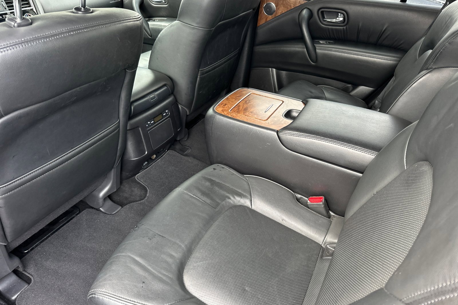 Used 2022 Nissan Armada SL w/ Captain's Chairs Package image 13