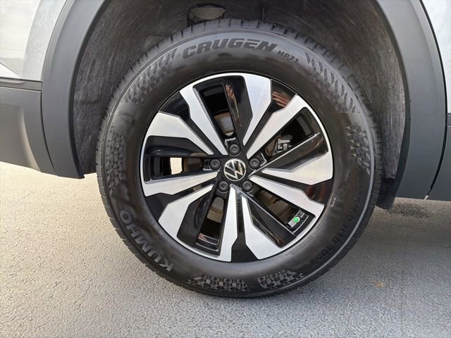 Used 2025 Volkswagen Atlas SE image 10