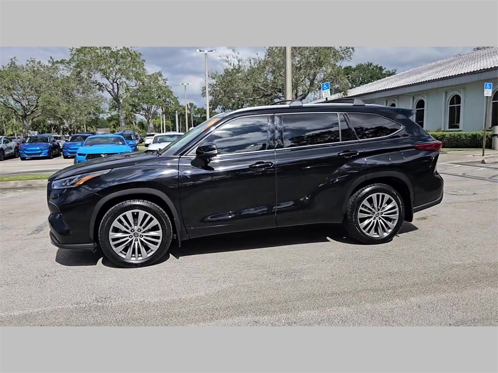Used 2022 Toyota Highlander Platinum image 28