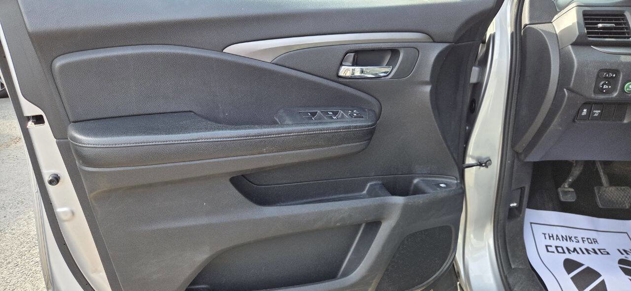 Used 2017 Honda Ridgeline RT image 16