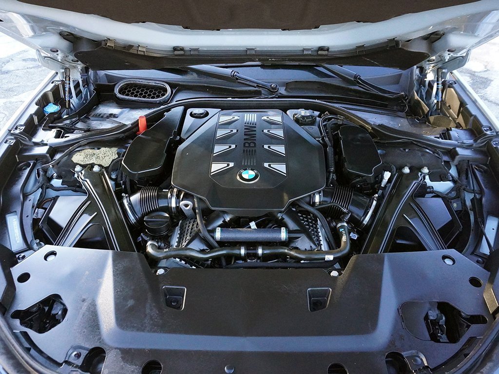 Used 2023 BMW 760i xDrive w/ Parking Assistance Package image 27