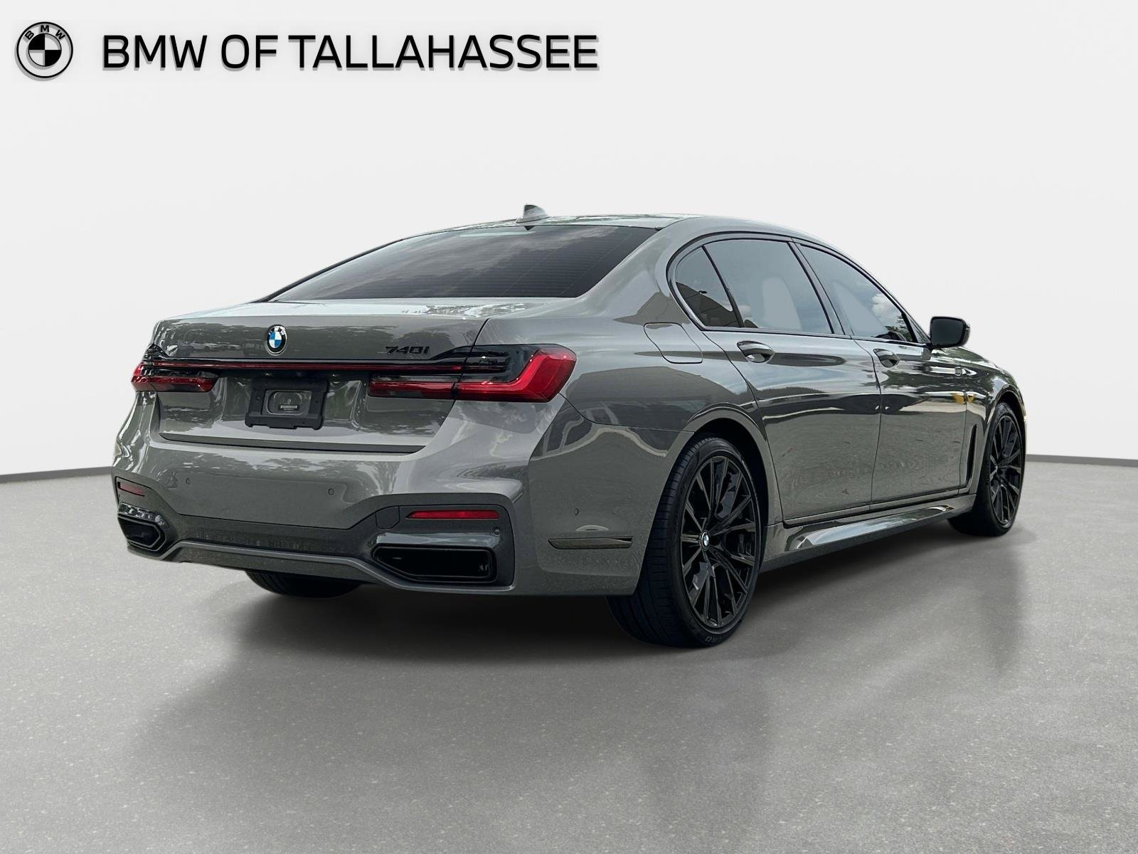 Used 2021 BMW 740i w/ M Sport Package RWD image 6