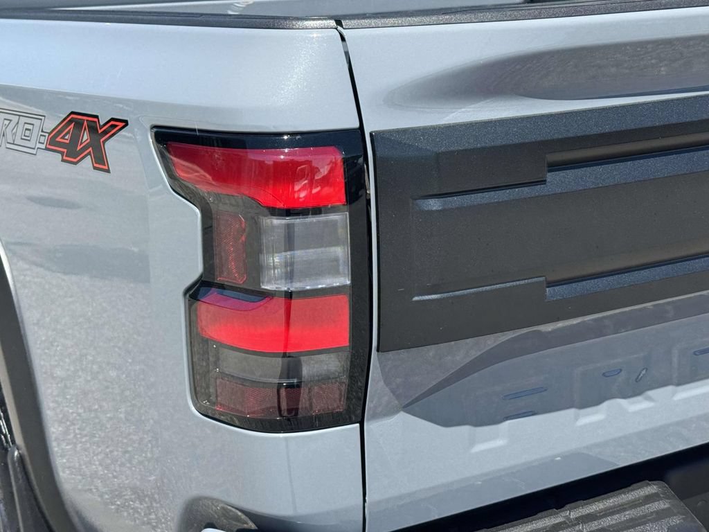 Certified 2025 Nissan Frontier PRO-4X AWD/4WD image 11