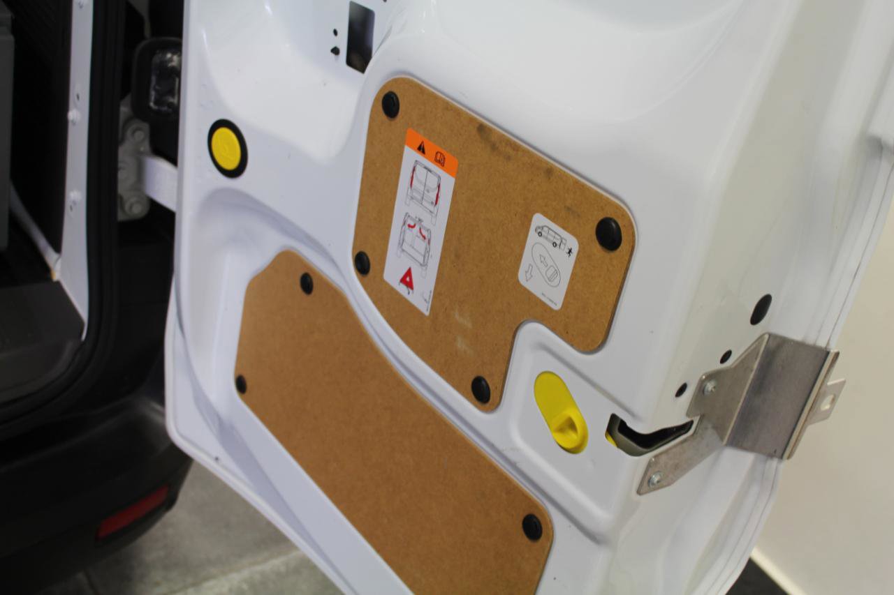 Used 2020 Ford Transit Connect XL image 26