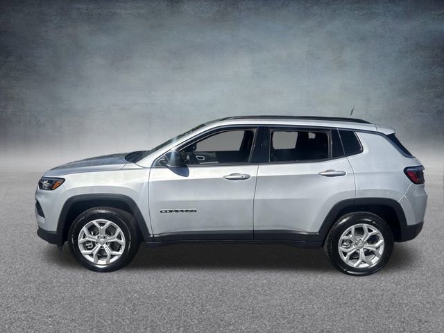 Used 2024 Jeep Compass Latitude image 10