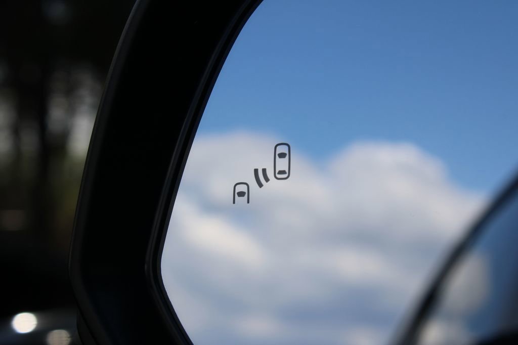 Used 2024 Subaru Solterra Premium image 23