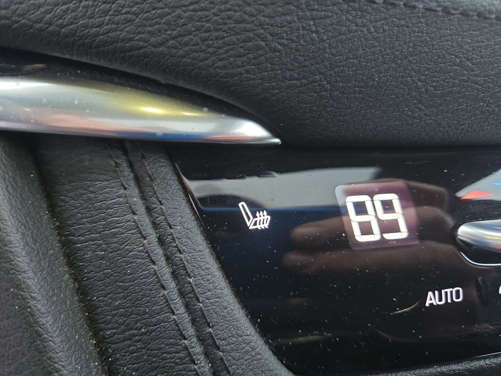 Certified 2023 Cadillac XT5 Premium Luxury image 24