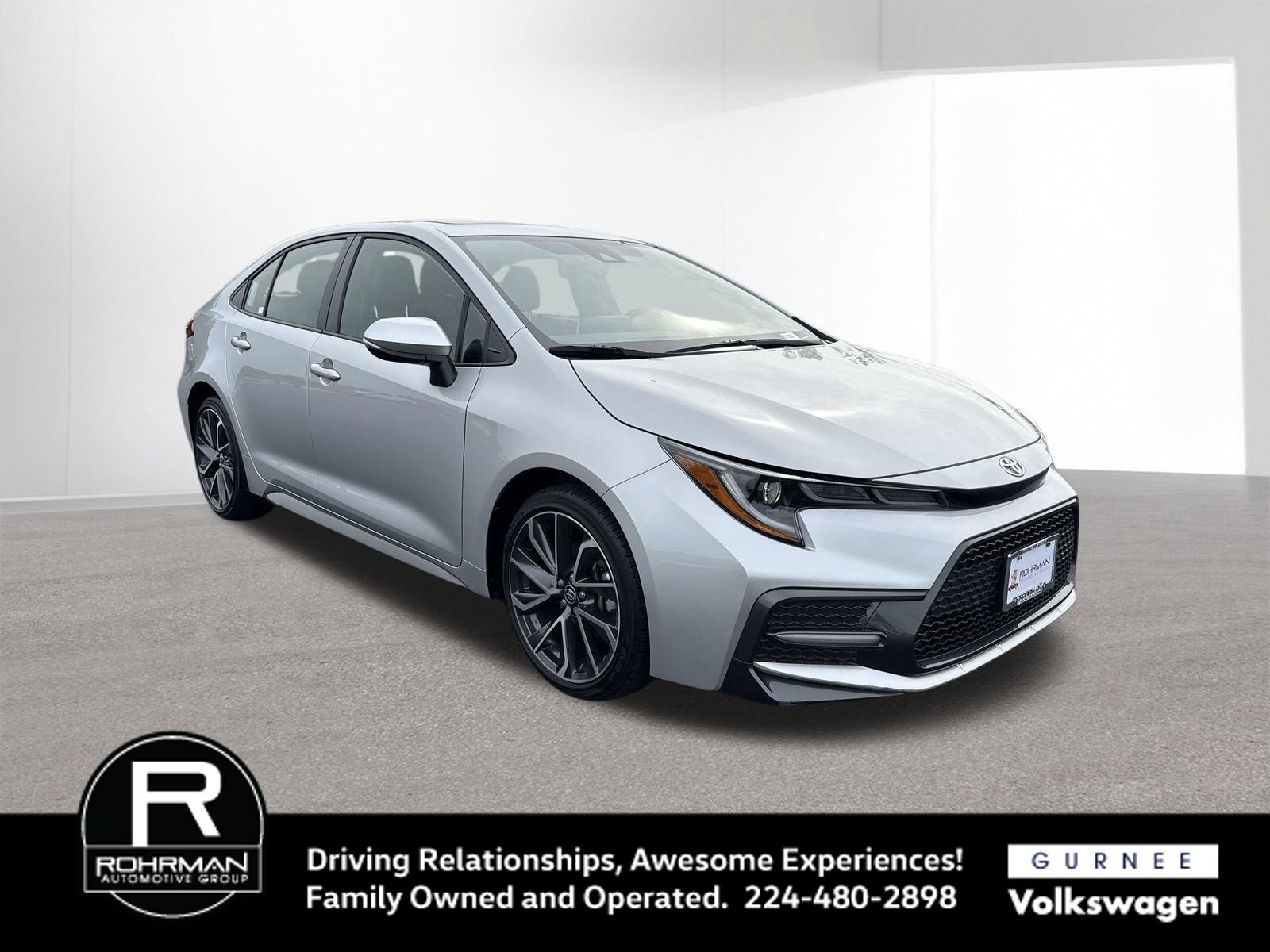 Used 2022 Toyota Corolla XSE FWD image 2
