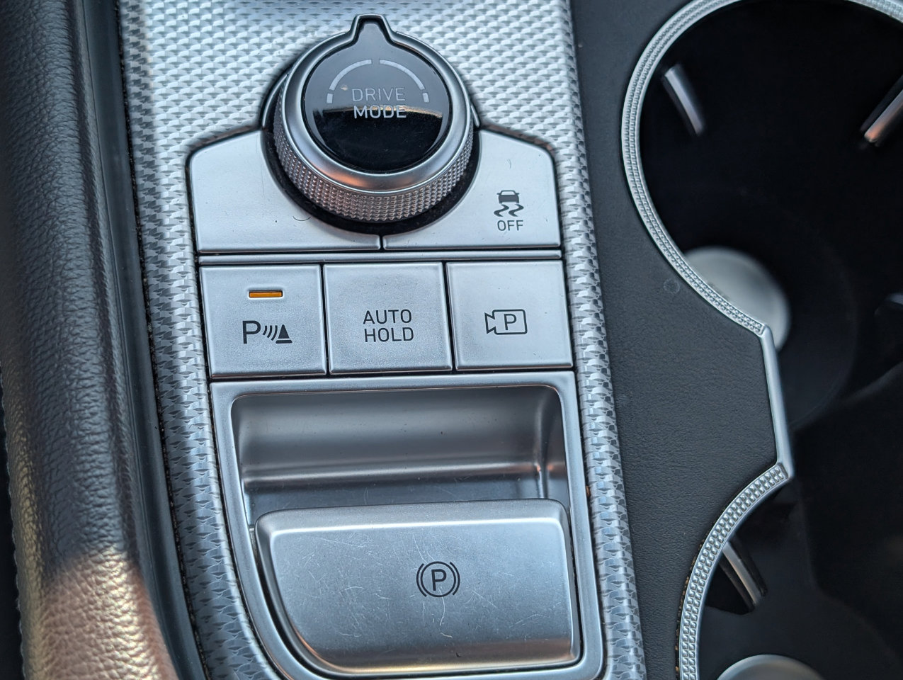 Used 2022 Genesis G70 2.0T w/ Prestige Package image 25