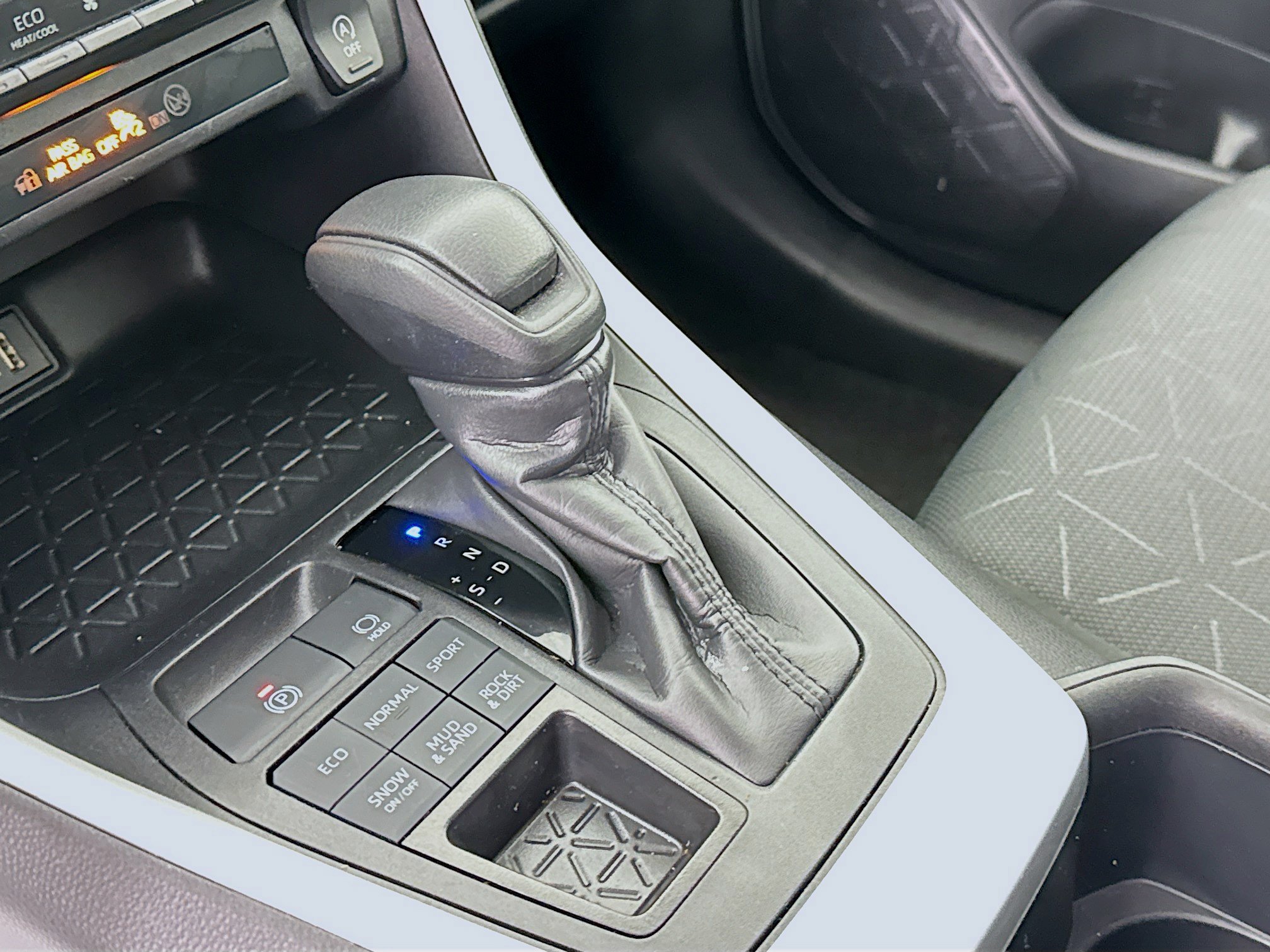 Certified 2025 Toyota RAV4 XLE AWD/4WD image 16