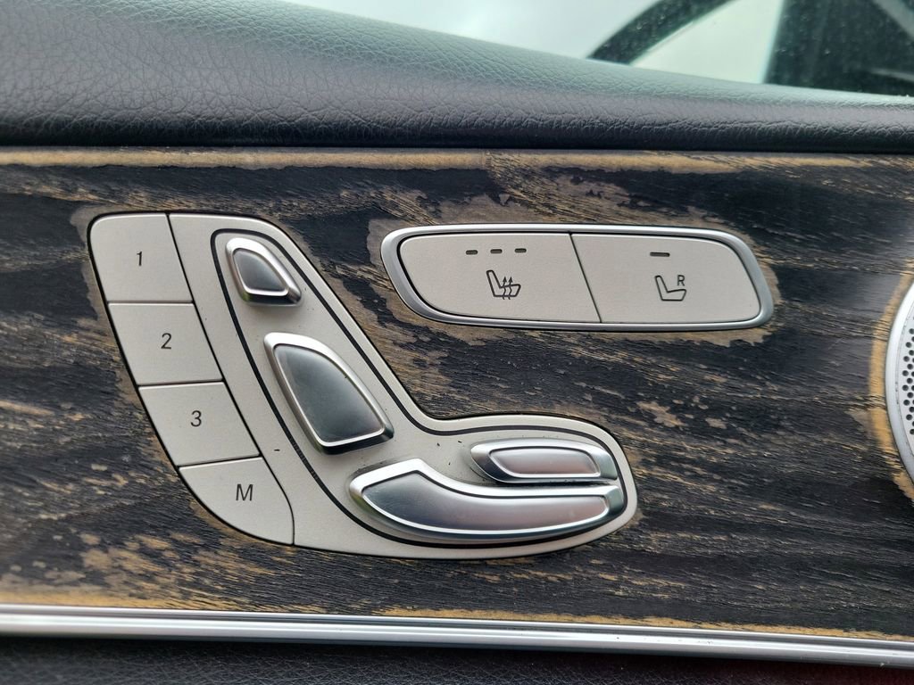 Used 2018 Mercedes-Benz E 400 4MATIC Sedan image 16