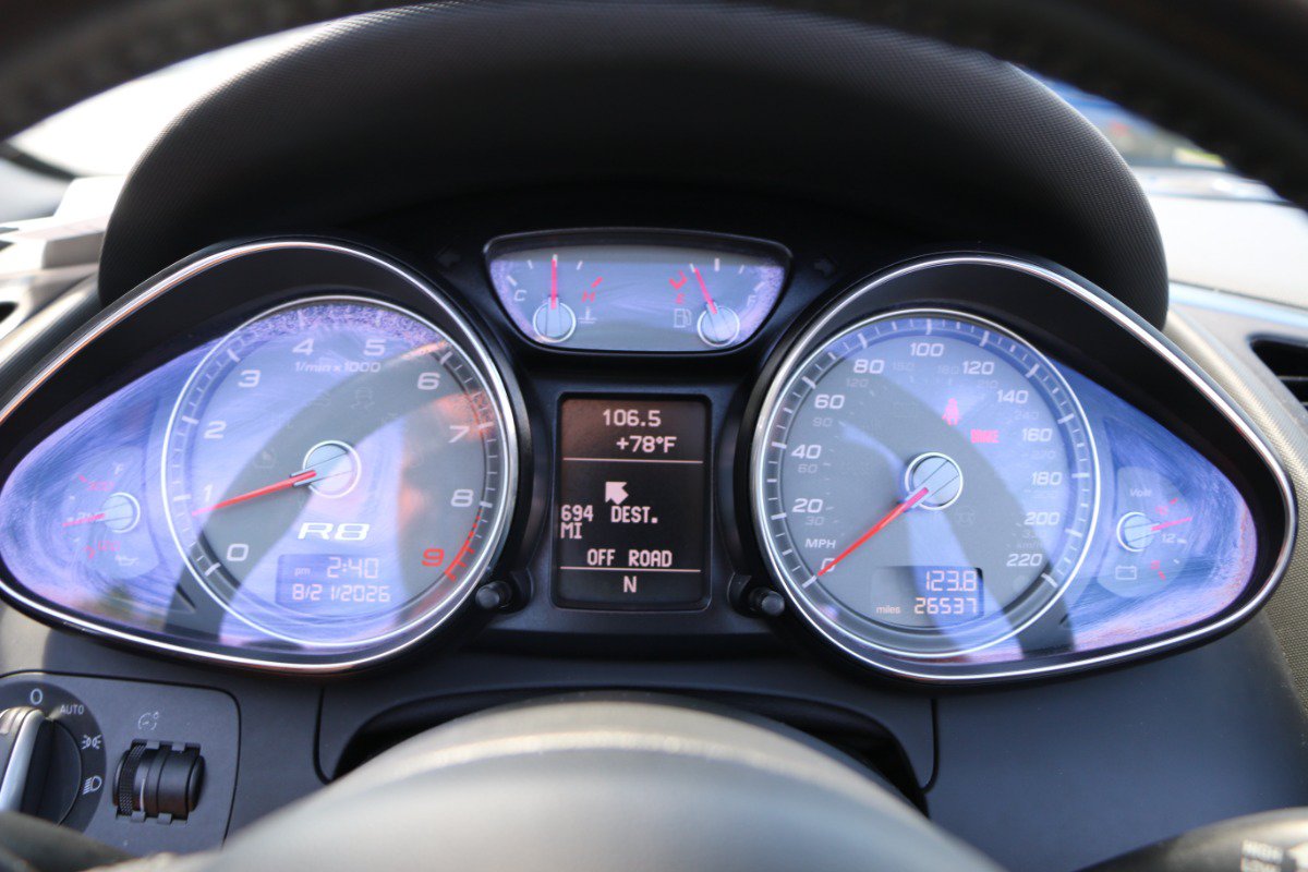 Used 2011 Audi R8 V8 AWD/4WD image 24