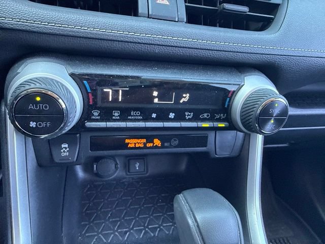 Used 2022 Toyota RAV4 LE AWD/4WD image 16
