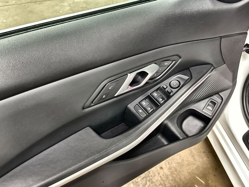 Used 2025 BMW 330i Sedan image 14