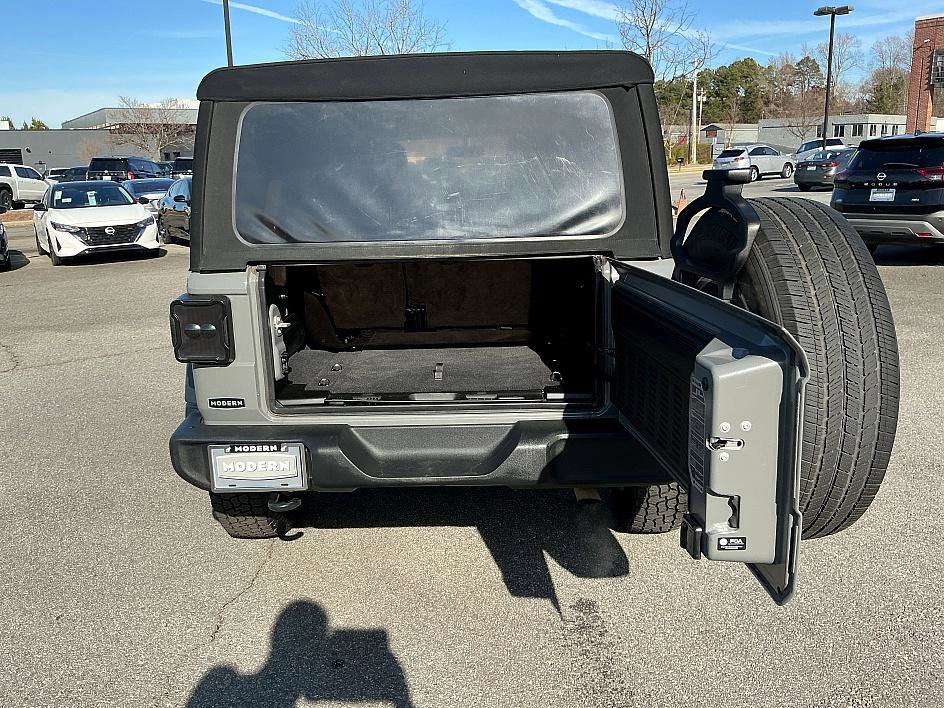 Used 2023 Jeep Wrangler Sport S image 26