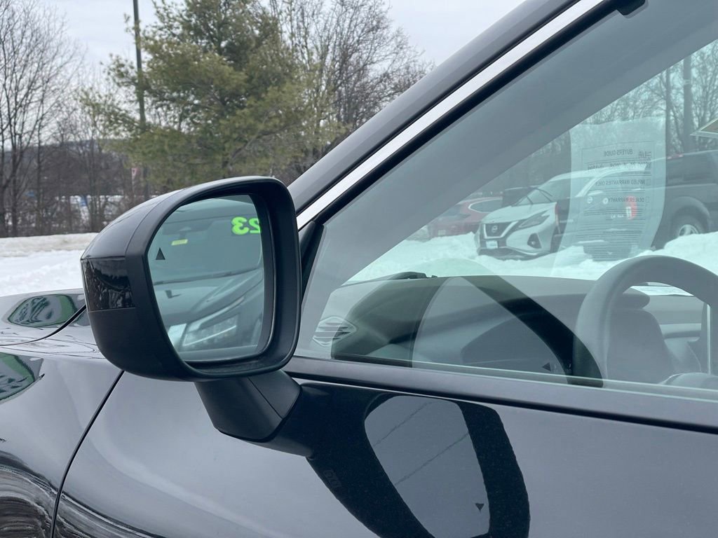 Certified 2023 Nissan Rogue SV image 27