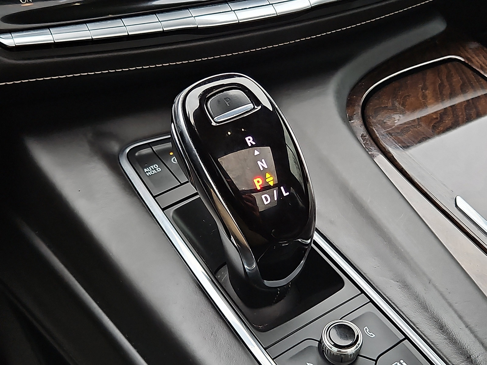 Used 2023 Cadillac Escalade Sport Platinum w/ LPO, ONYX Package image 15