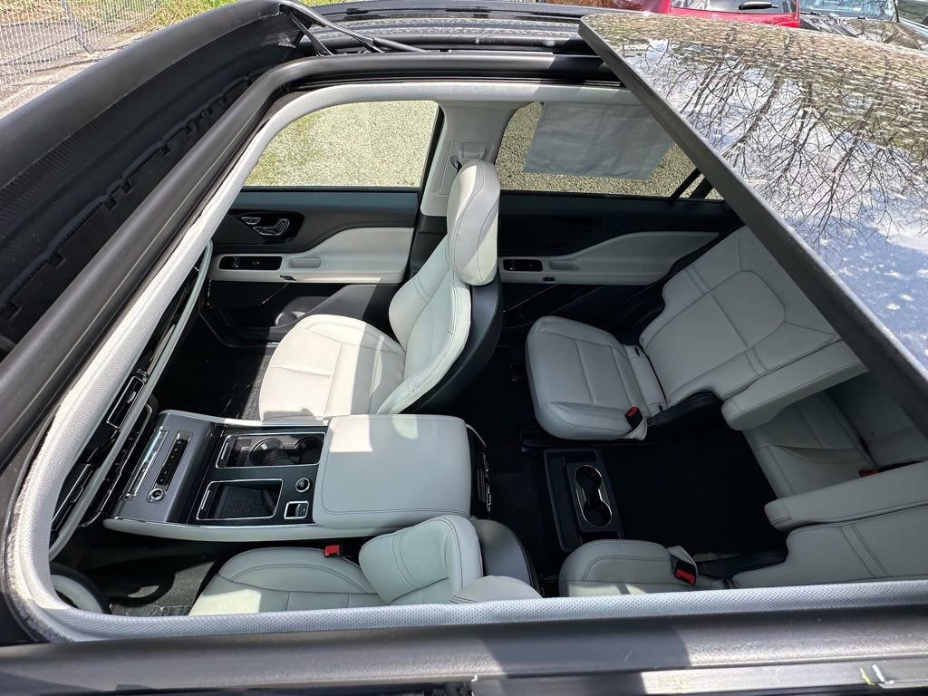 New 2026 Lincoln Aviator AWD image 6