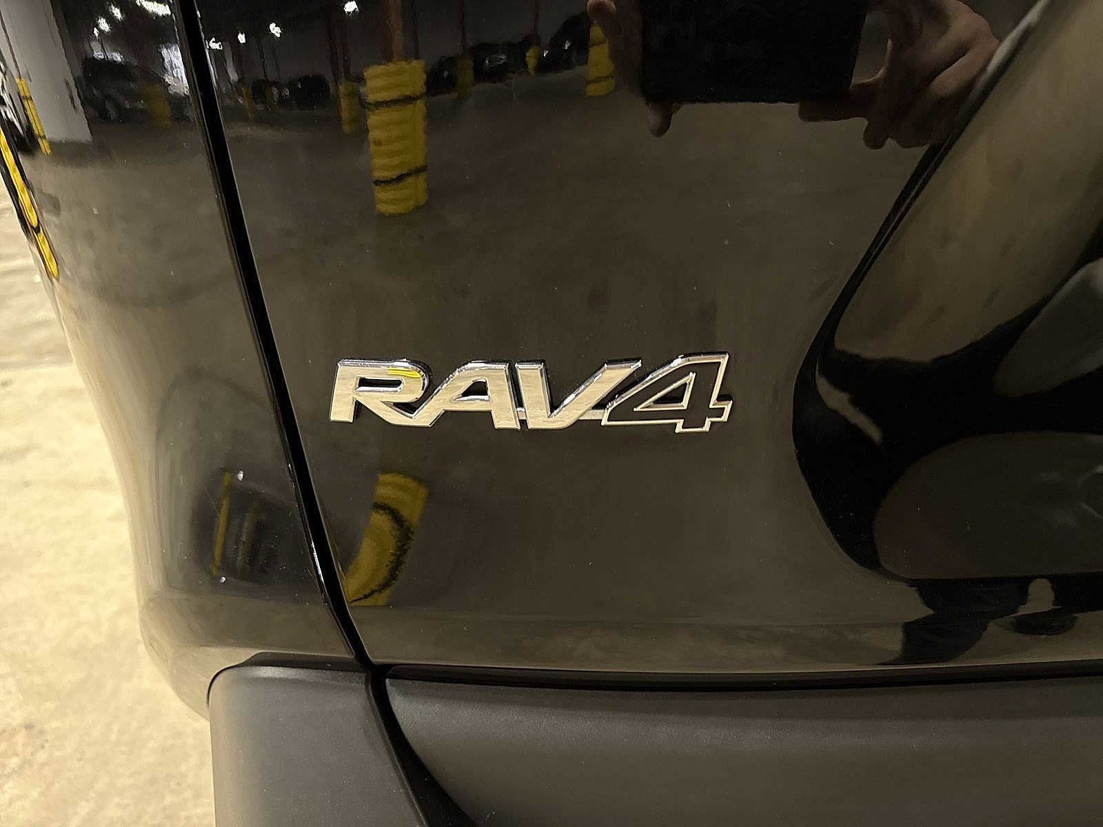 Used 2020 Toyota RAV4 LE image 24