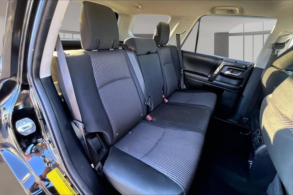 Used 2022 Toyota 4Runner TRD Off-Road AWD/4WD image 23