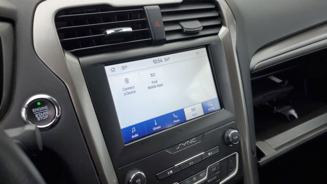 Used 2020 Ford Fusion SE image 16