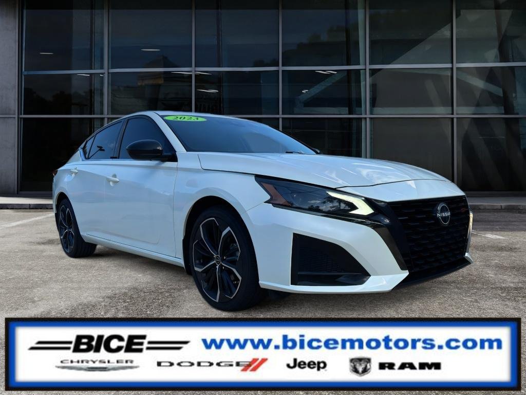 Used 2023 Nissan Altima 2.5 SR w/ SR Premium Package