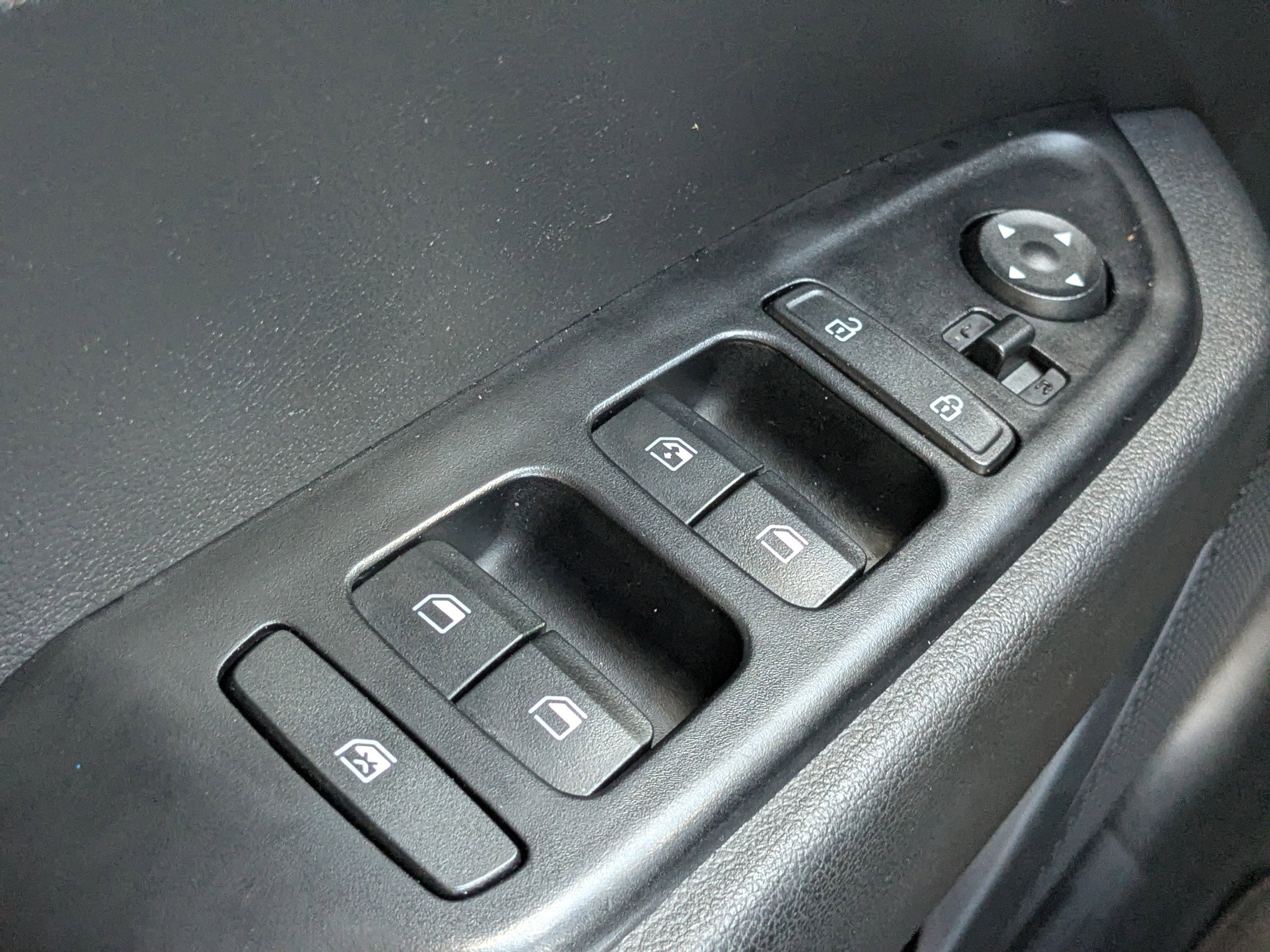 Used 2024 Hyundai Venue Limited image 23