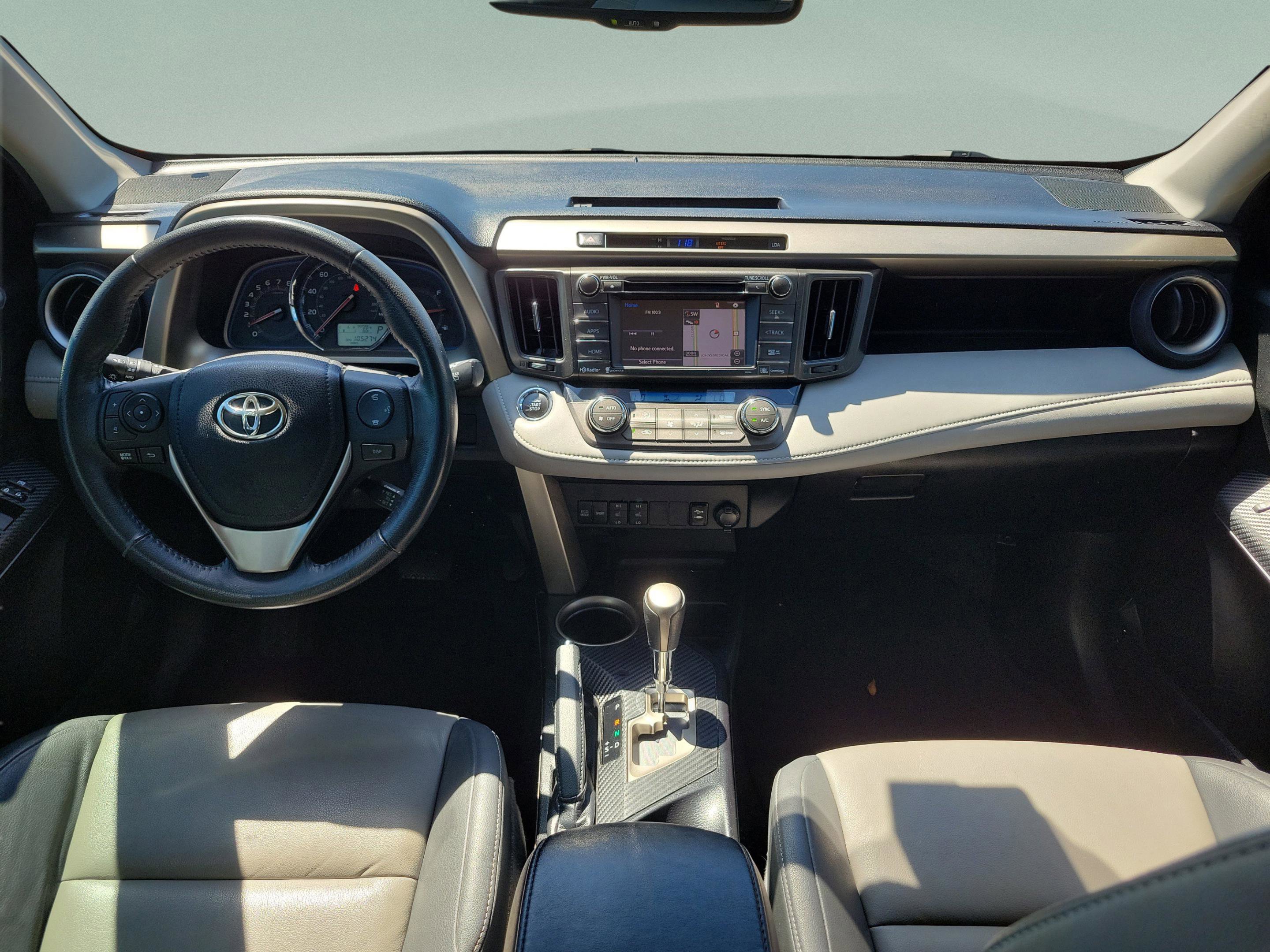 Used 2015 Toyota RAV4 Limited w/ Technology Package image 12