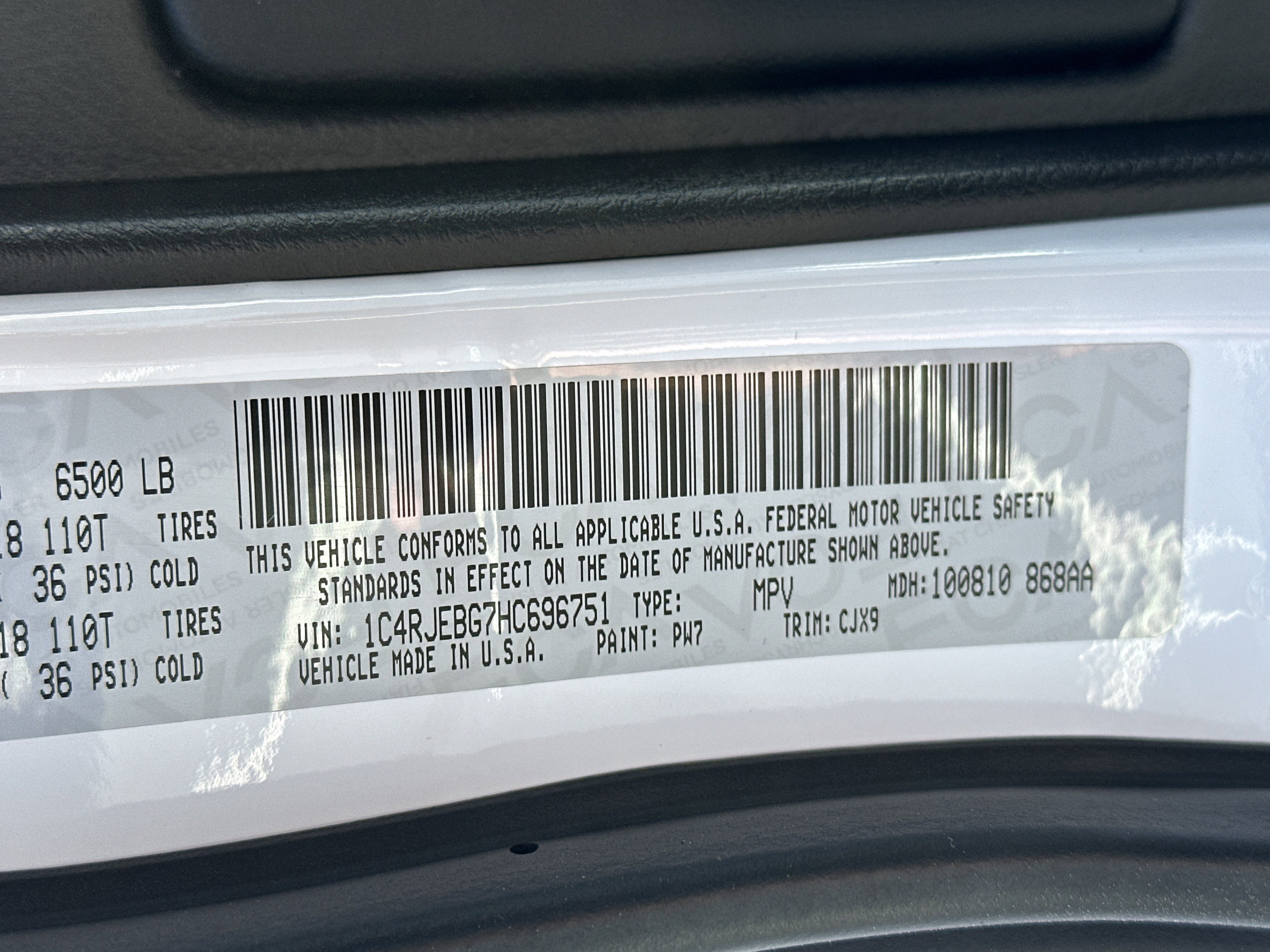 Used 2017 Jeep Grand Cherokee Limited image 29