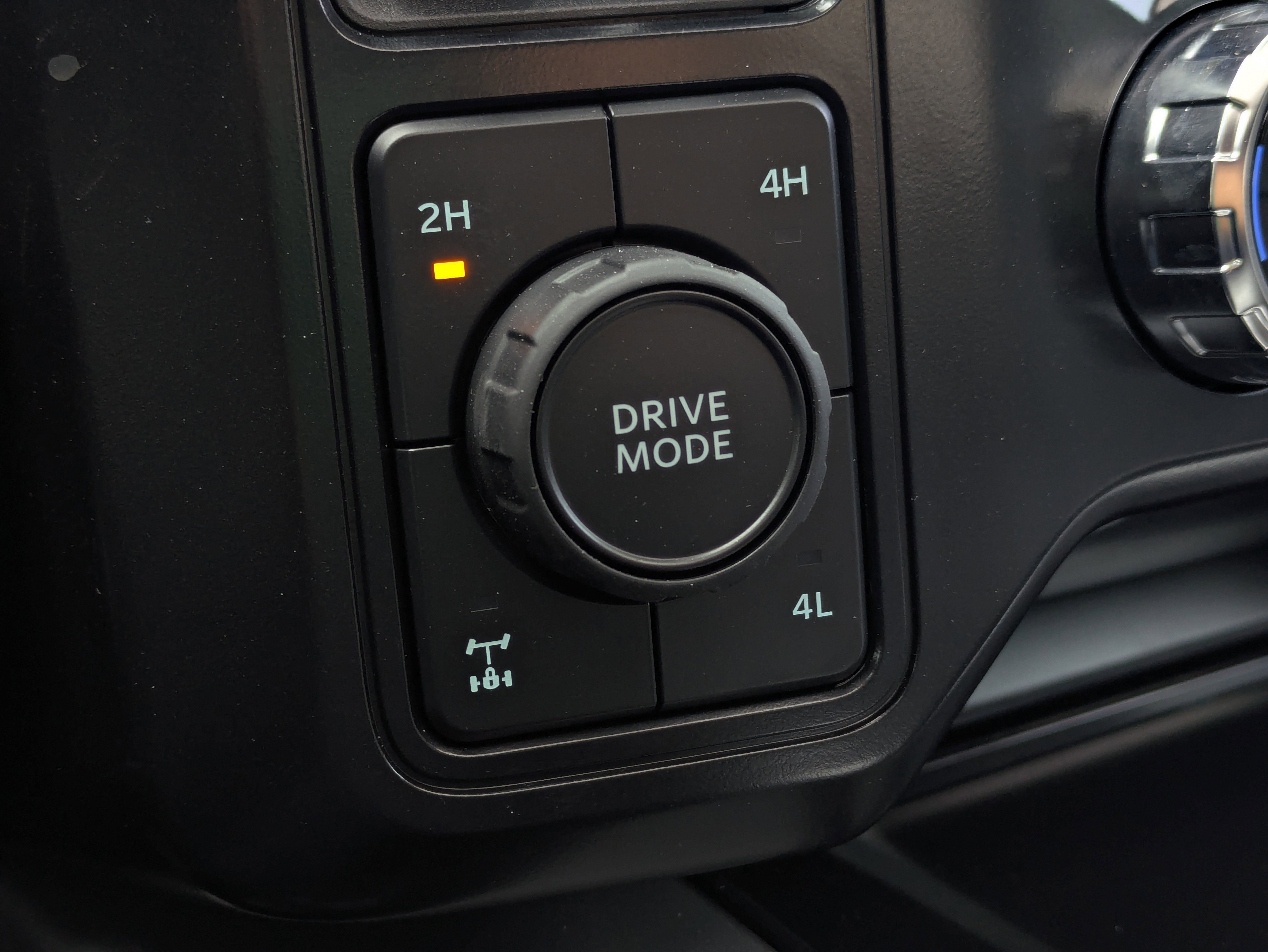 New 2025 Ford F250 Lariat w/ Lariat Ultimate Package image 40