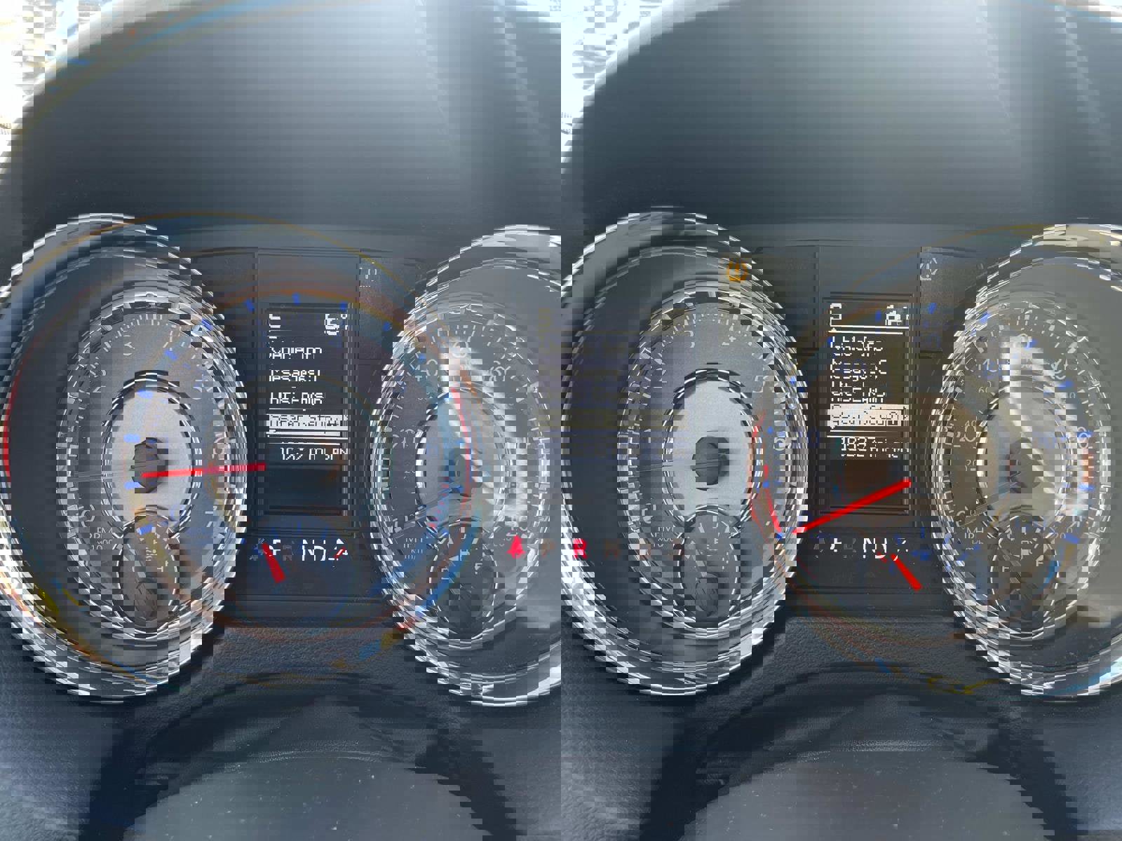 Used 2013 Chrysler Town & Country Touring image 22