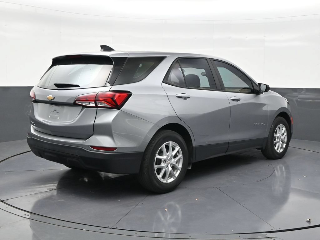 Used 2024 Chevrolet Equinox LS w/ LS Convenience Package FWD image 5