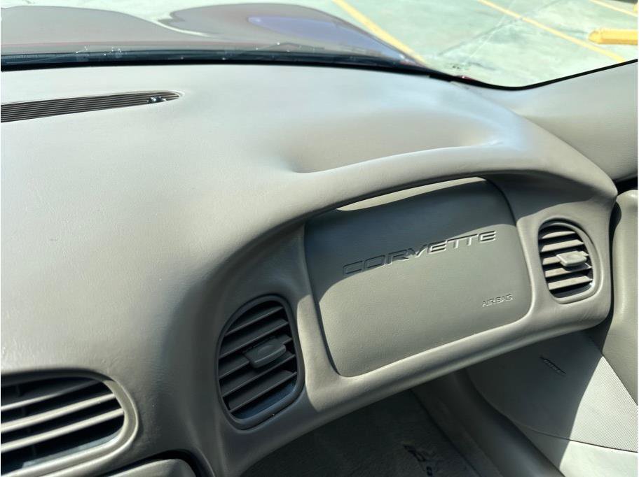 Used 2003 Chevrolet Corvette Coupe w/ Preferred Equipment Group1 RWD image 25