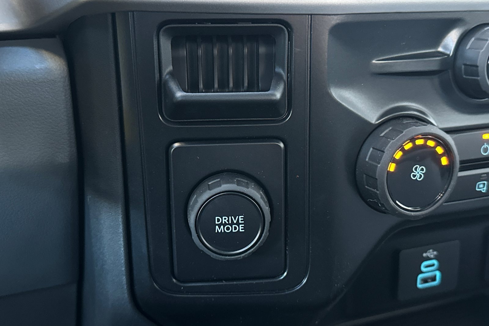 New 2026 Ford F250 XL w/ XL Chrome Package image 24