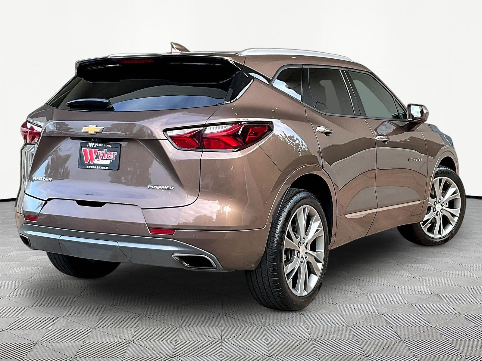 Used 2019 Chevrolet Blazer Premier w/ Sun and Wheels Package FWD image 6