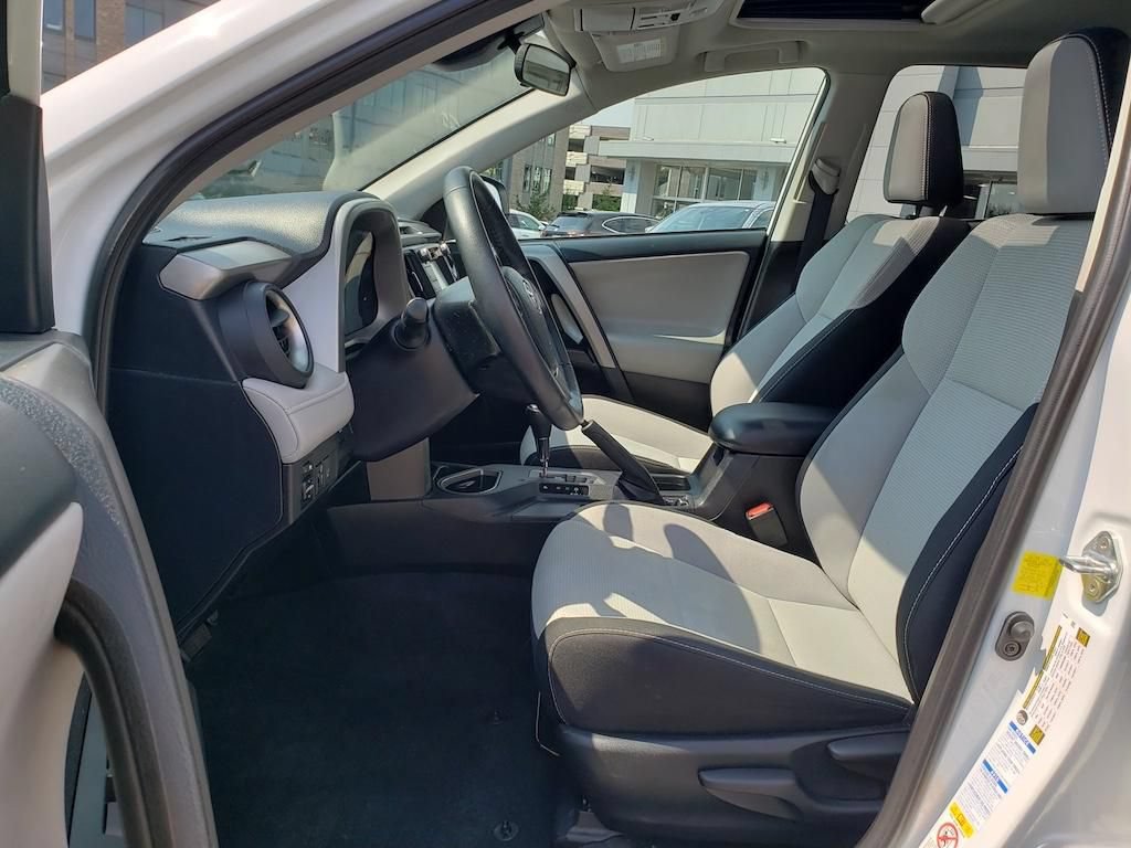 Used 2018 Toyota RAV4 XLE w/ Plus Extra Value Package AWD/4WD image 16