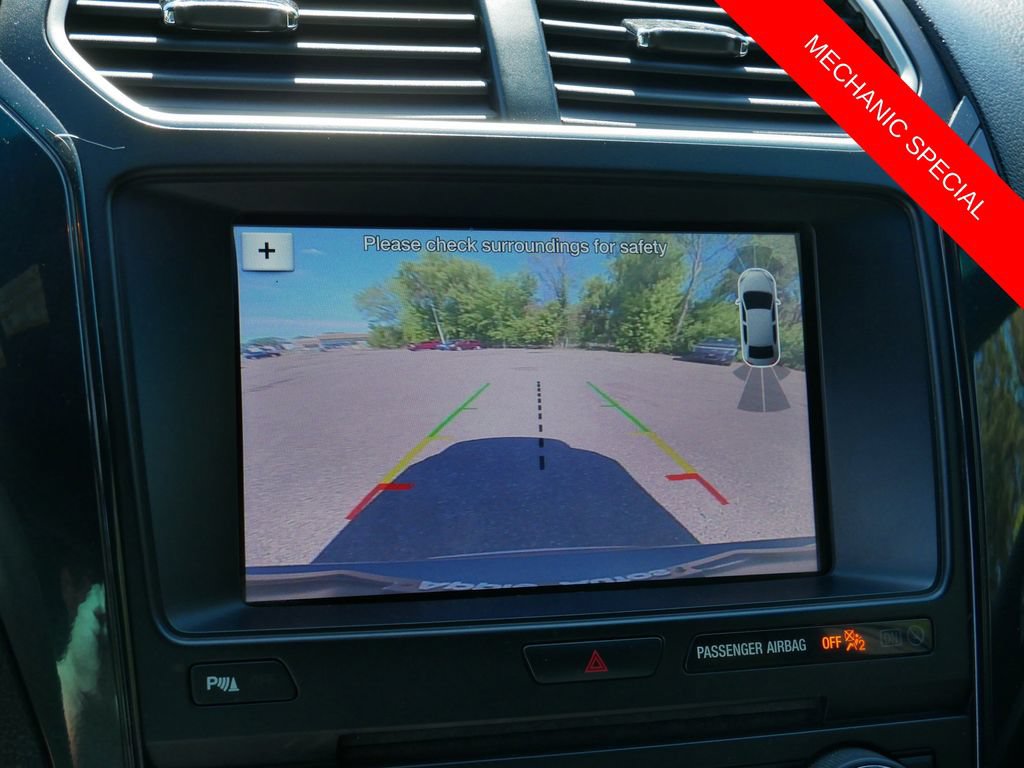 Used 2017 Ford Explorer XLT w/ Equipment Group 202A AWD/4WD image 27