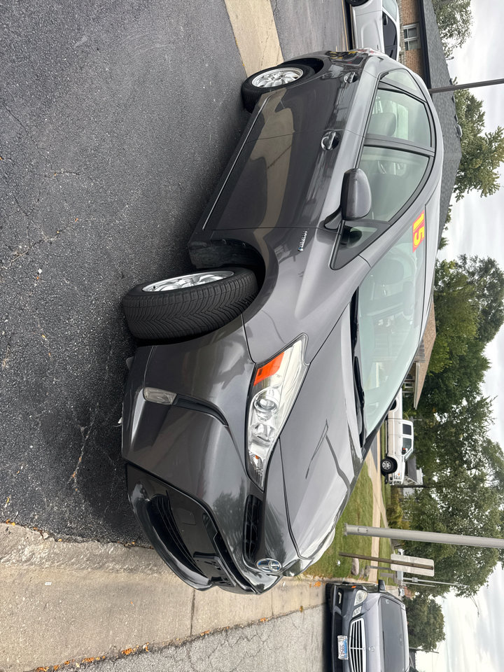 Used 2015 Toyota Prius V Three image 3