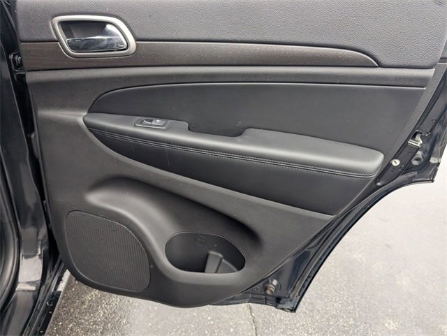 Used 2018 Jeep Grand Cherokee Altitude image 32