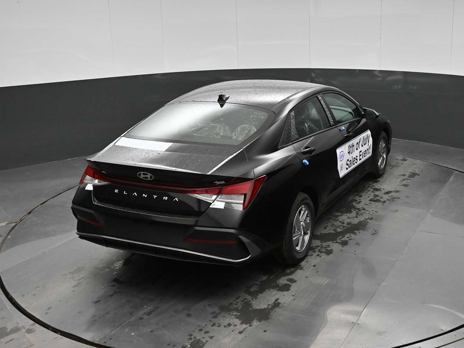 New 2026 Hyundai Elantra SE FWD image 28